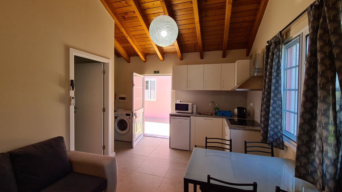 Villa da Silva Suite kitchenette and dining area