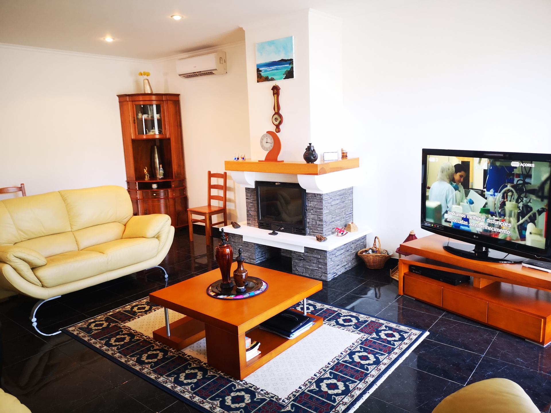 Villa da Silva Grande family room
